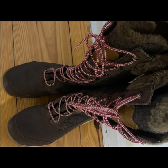 Women's Salomon Brown Winter Boots - Picture 6 of 7